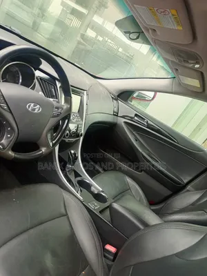 Hyundai Sonata Limited 2.0T Sedan (2.0L 4cyl 6A) 2012 Red