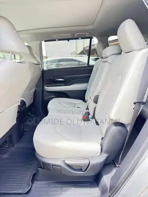 Toyota Grand Highlander XLE AWD 2024 Silver