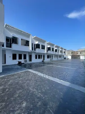 3bdrm Townhouse/Terrace in Lekki Phase 2 for sale