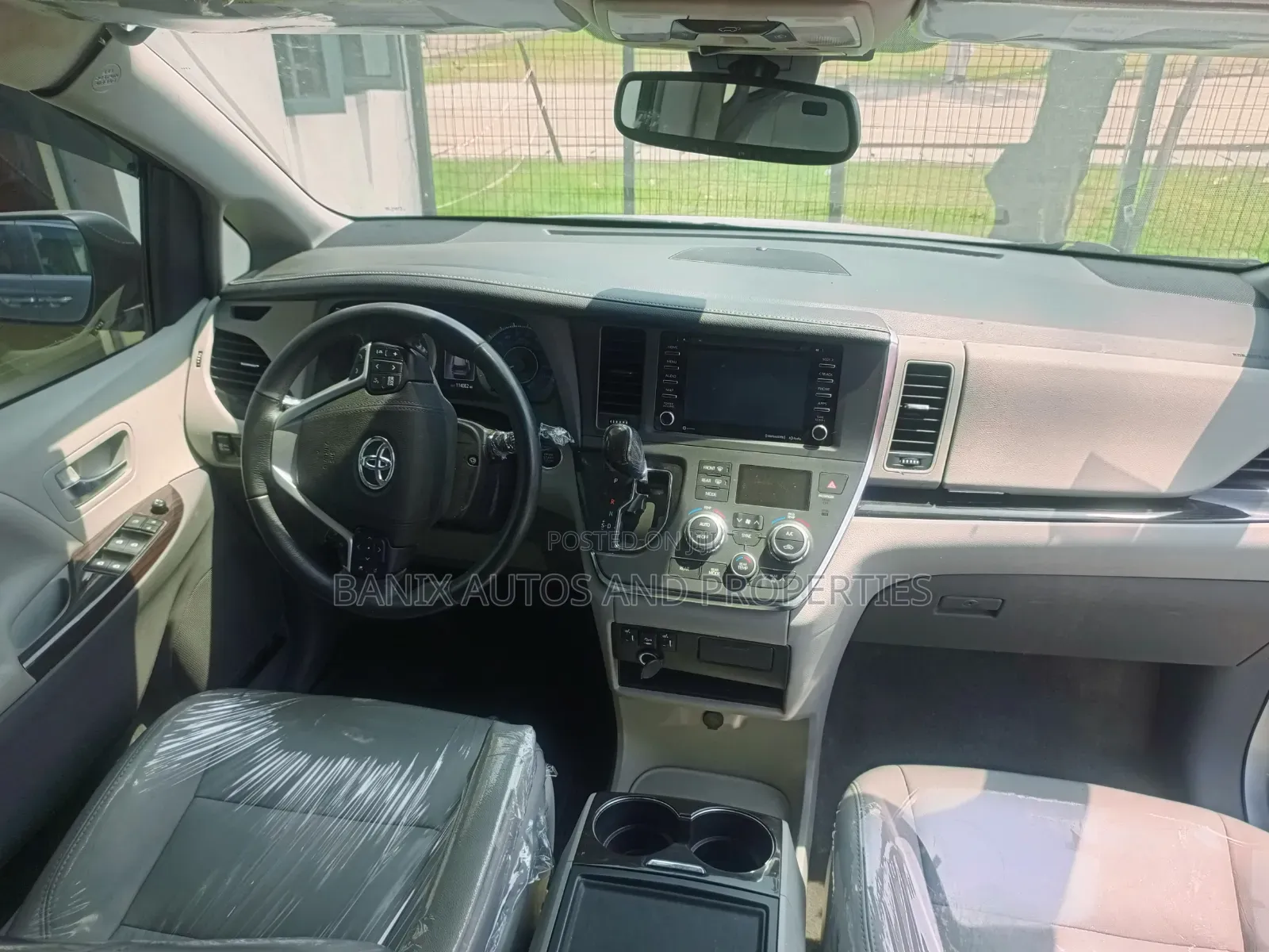 Toyota Sienna 2018 Silver