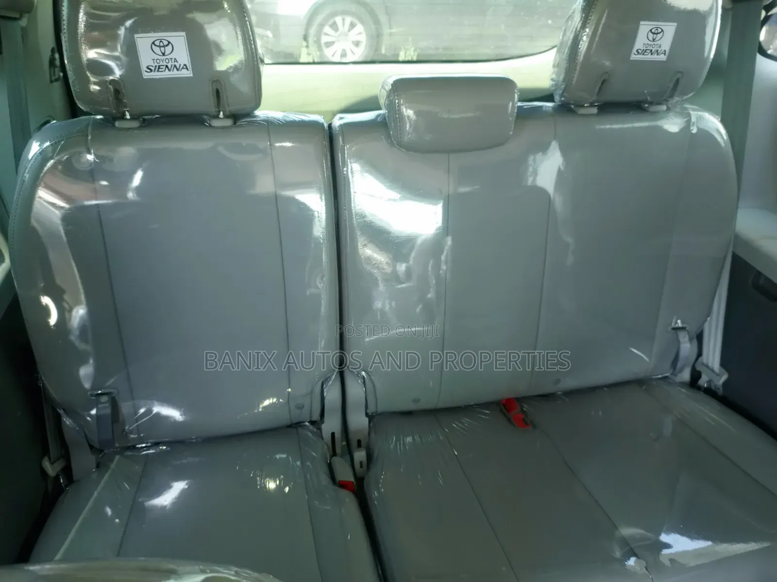 Toyota Sienna 2018 Silver