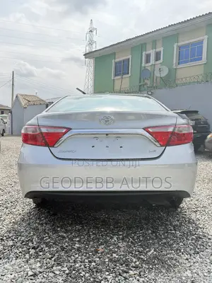 Toyota Camry 2015 Silver