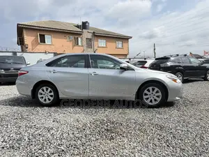 Toyota Camry 2015 Silver
