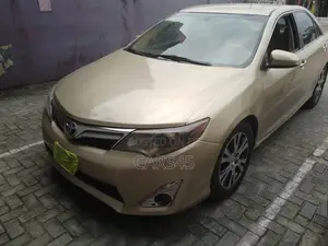 Toyota Camry 2013 Gold