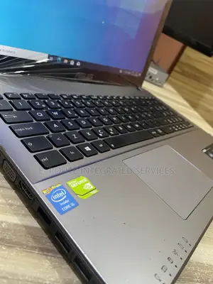 Laptop Asus X550LA 8GB Intel Core i5 HDD 640GB
