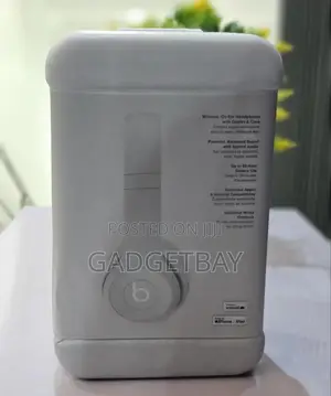Beats Solo 4 - Wireless on-Ear Bluetooth Headphones