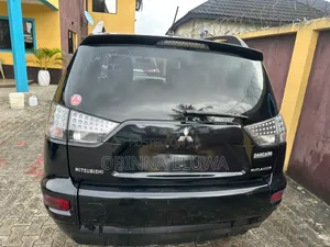 Mitsubishi Outlander 2011 Black