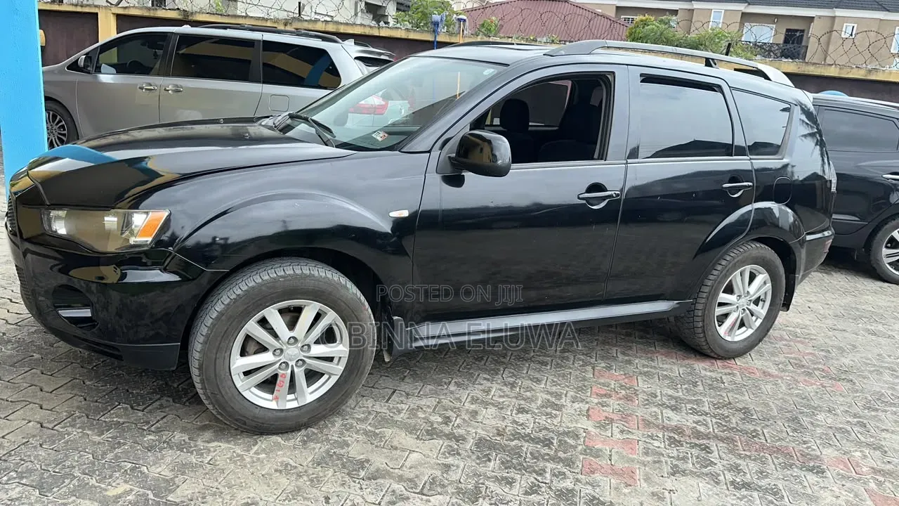 Mitsubishi Outlander 2011 Black