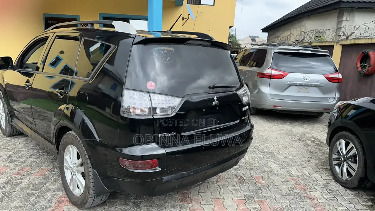 Mitsubishi Outlander 2011 Black