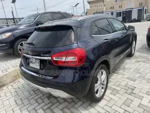 Mercedes-Benz GLA 250 2018 Blue