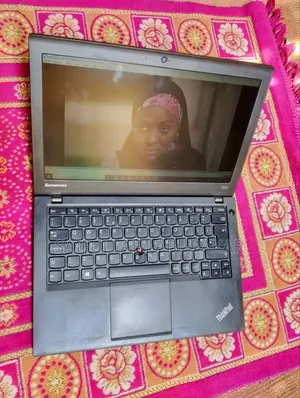 Laptop Lenovo ThinkPad 240X 4GB Intel Core i3 SSD 320GB