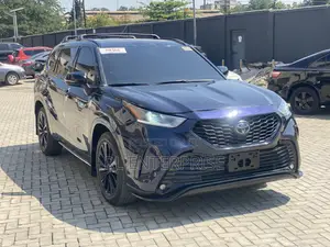 Toyota Highlander XSE AWD 2023 Blue