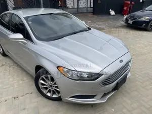 Ford Fusion SE FWD 2017 Silver
