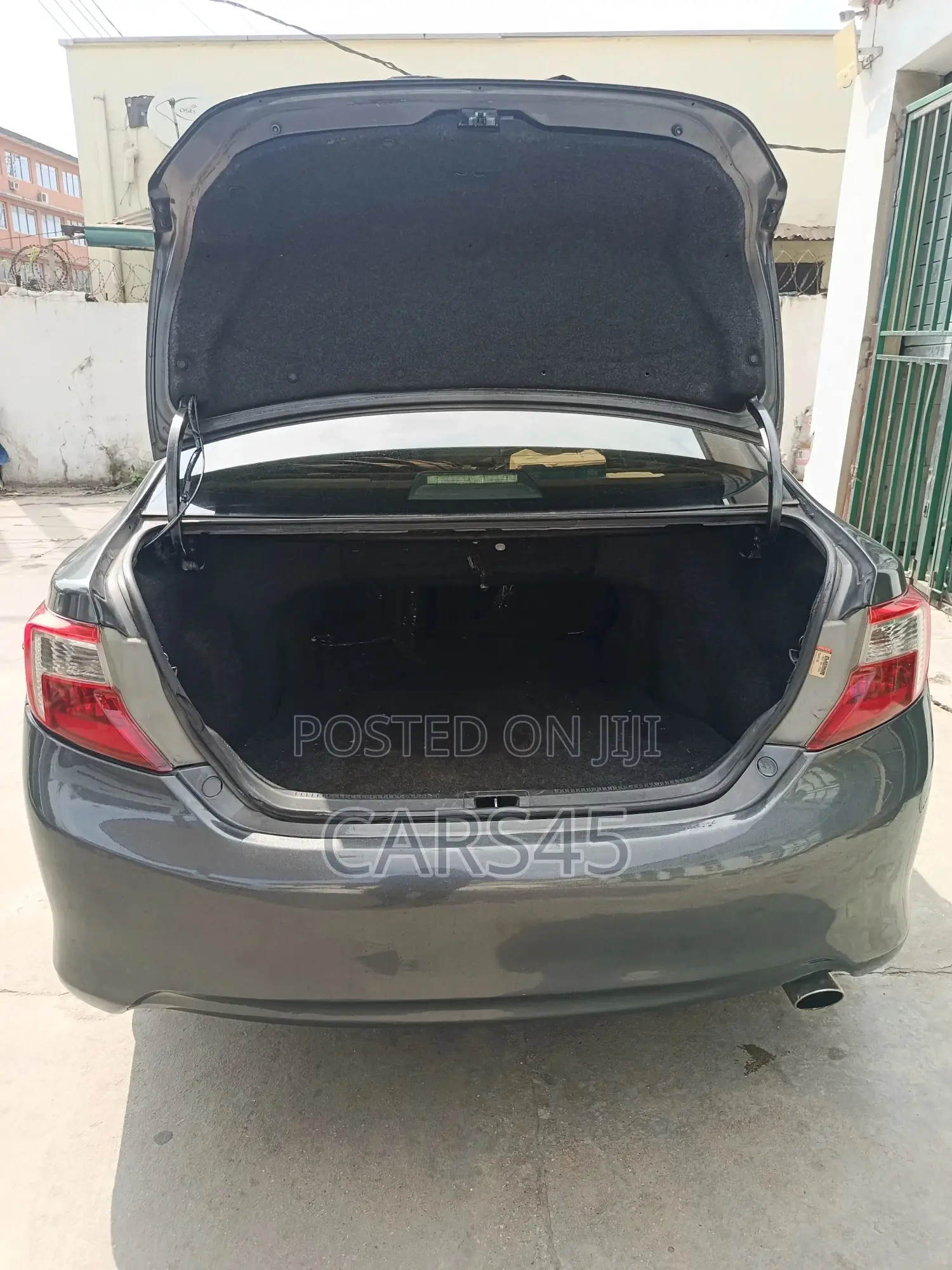 Toyota Camry 2012 Gray
