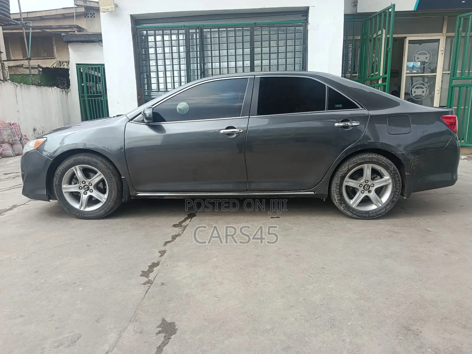 Toyota Camry 2012 Gray