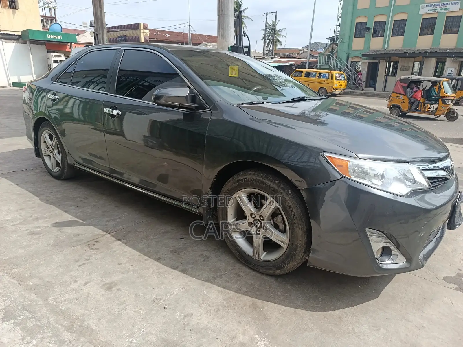 Toyota Camry 2012 Gray