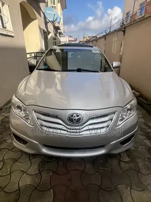 Toyota Camry SE 4dr Sedan (2.5L 4cyl 6AM) 2010 Silver