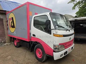 Toyota Dyna 2004 White