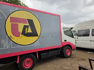Toyota Dyna 2004 White