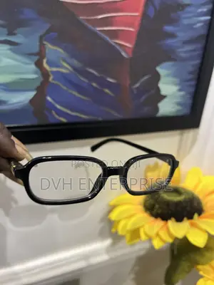 Black Photochromic Multi Focal Reading Glasses.