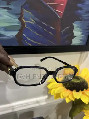 Black Photochromic Multi Focal Reading Glasses.