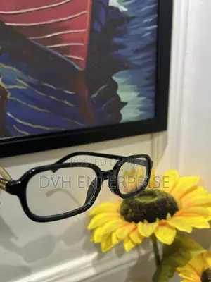 Black Photochromic Multi Focal Reading Glasses.