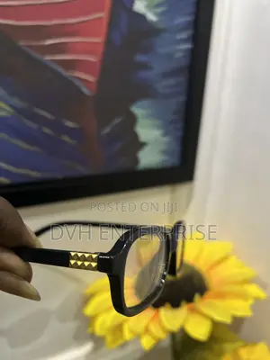 Black Photochromic Multi Focal Reading Glasses.
