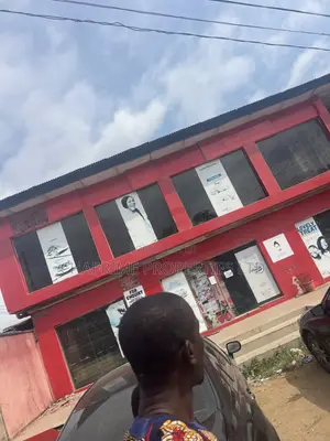 Commercial Building for Rent Along the Road.