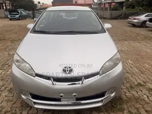 Toyota Wish 2011 Silver