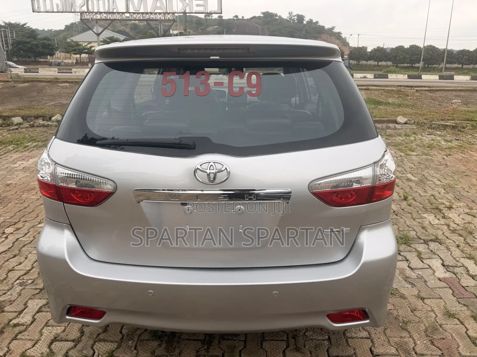 Toyota Wish 2011 Silver