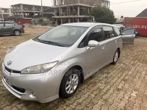 Toyota Wish 2011 Silver