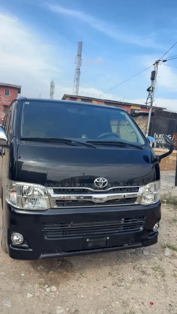 Toyota HiAce 2013 Black