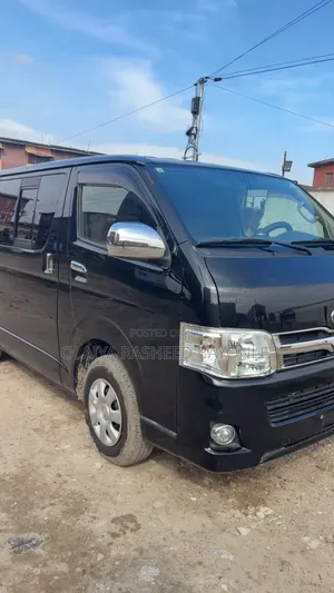Toyota HiAce 2013 Black