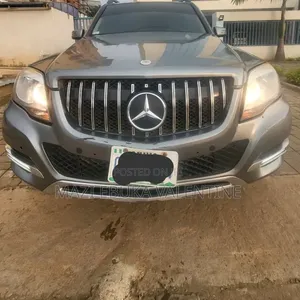 Mercedes-Benz GLK-Class 350 2010 Gold