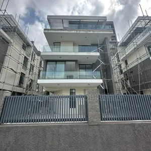 6bdrm Mansion in Parkview Estate for sale