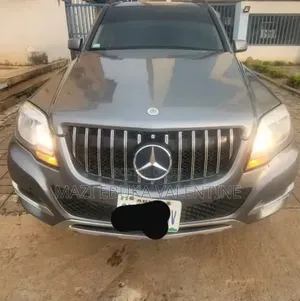 Mercedes-Benz GLK-Class 350 2010 Gold