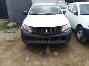 Mitsubishi L200 2015 White