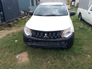 Mitsubishi L200 2015 White
