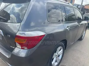 Toyota Highlander 2010 Gray