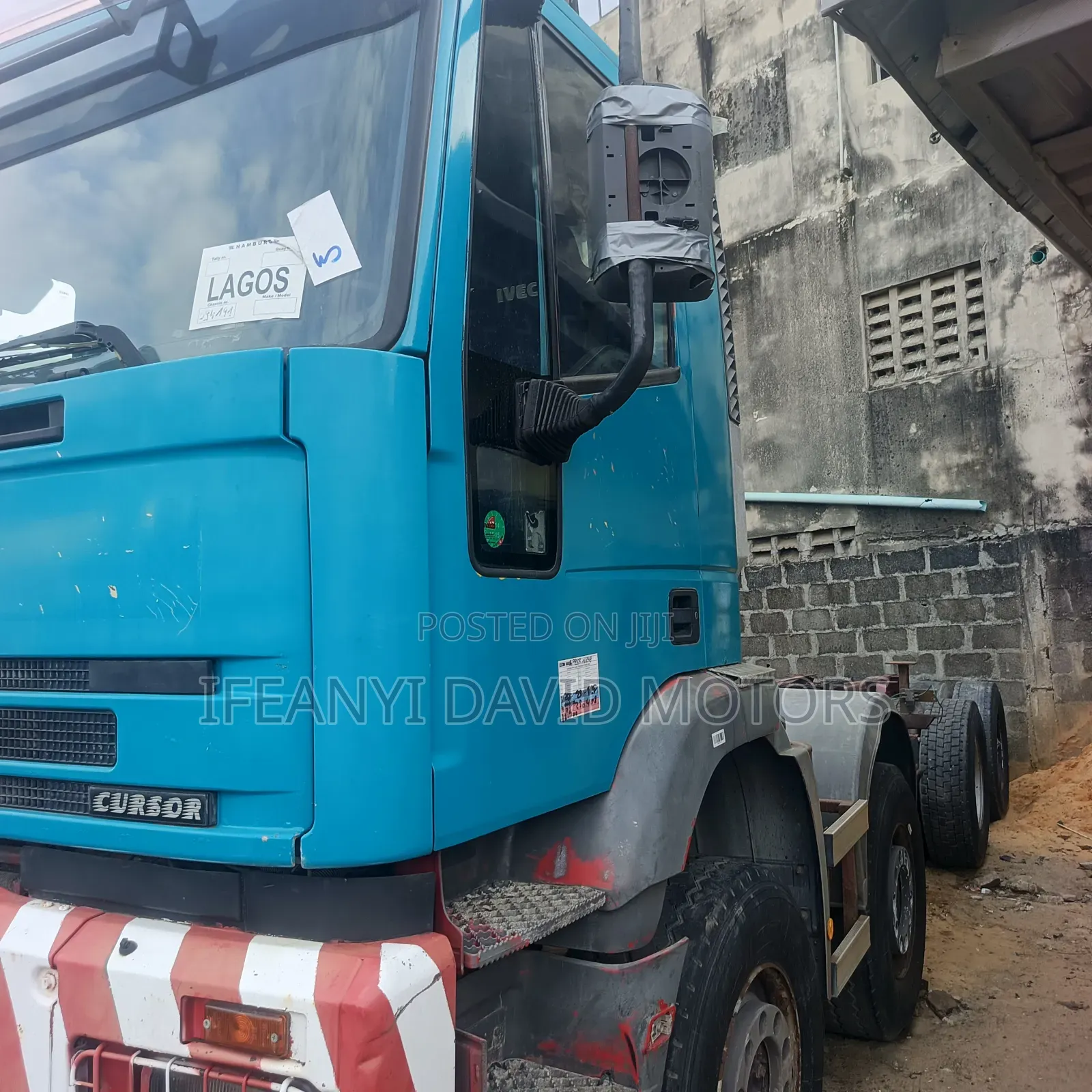 Iveco 2000 Blue