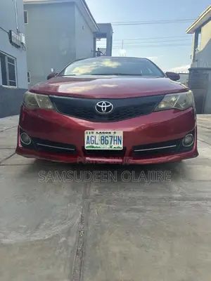 Toyota Camry SE 4dr Sedan (2.5L 4cyl 6A) 2013 Red