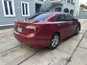 Toyota Camry SE 4dr Sedan (2.5L 4cyl 6A) 2013 Red