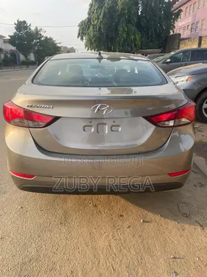 Hyundai Elantra 2015 Gold