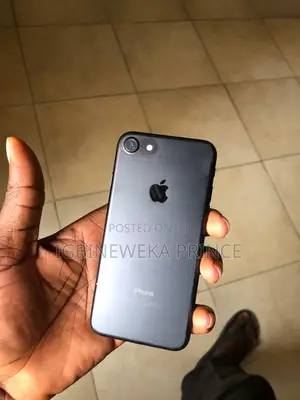 Apple iPhone 7 32 GB Black