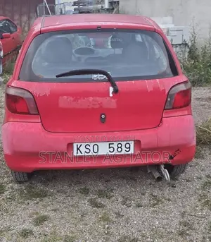 Toyota Yaris 1999 Red