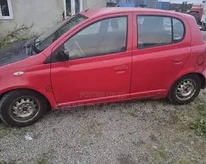 Toyota Yaris 1999 Red