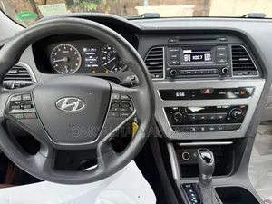 Hyundai Sonata Base Sedan FWD (2.4L 4cyl 6A) 2016 Black