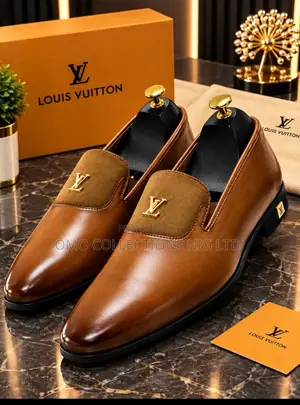 Louis Vuitton Men’s Luxury Leather Shoes With Gold LV Logo–Fully Boxed