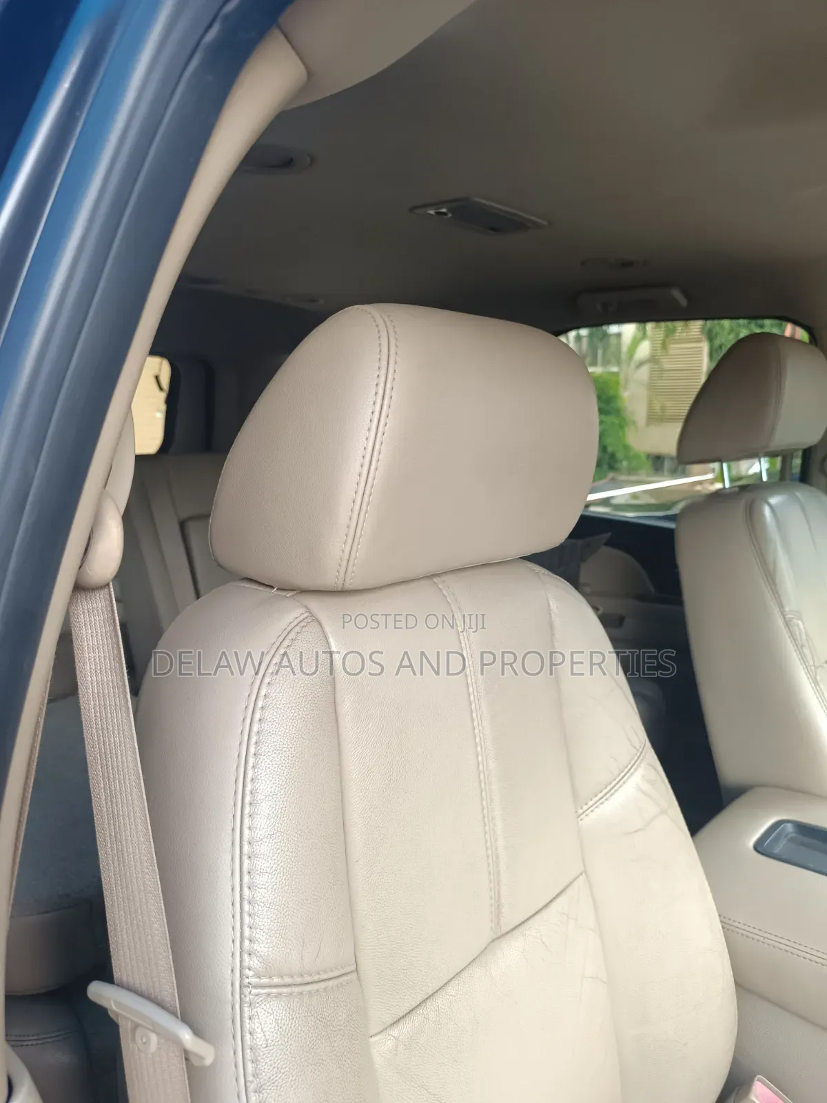 Chevrolet Suburban 2010 Black