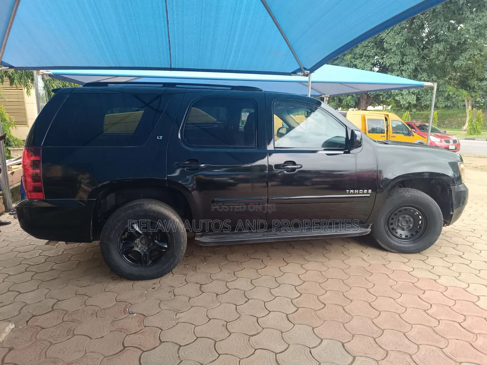 Chevrolet Suburban 2010 Black